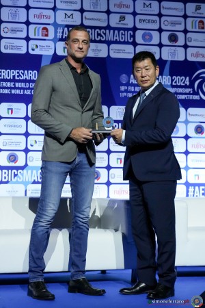 watanabe morinari fig   sessa michele mikelart sfe05627 simone ferraro ph